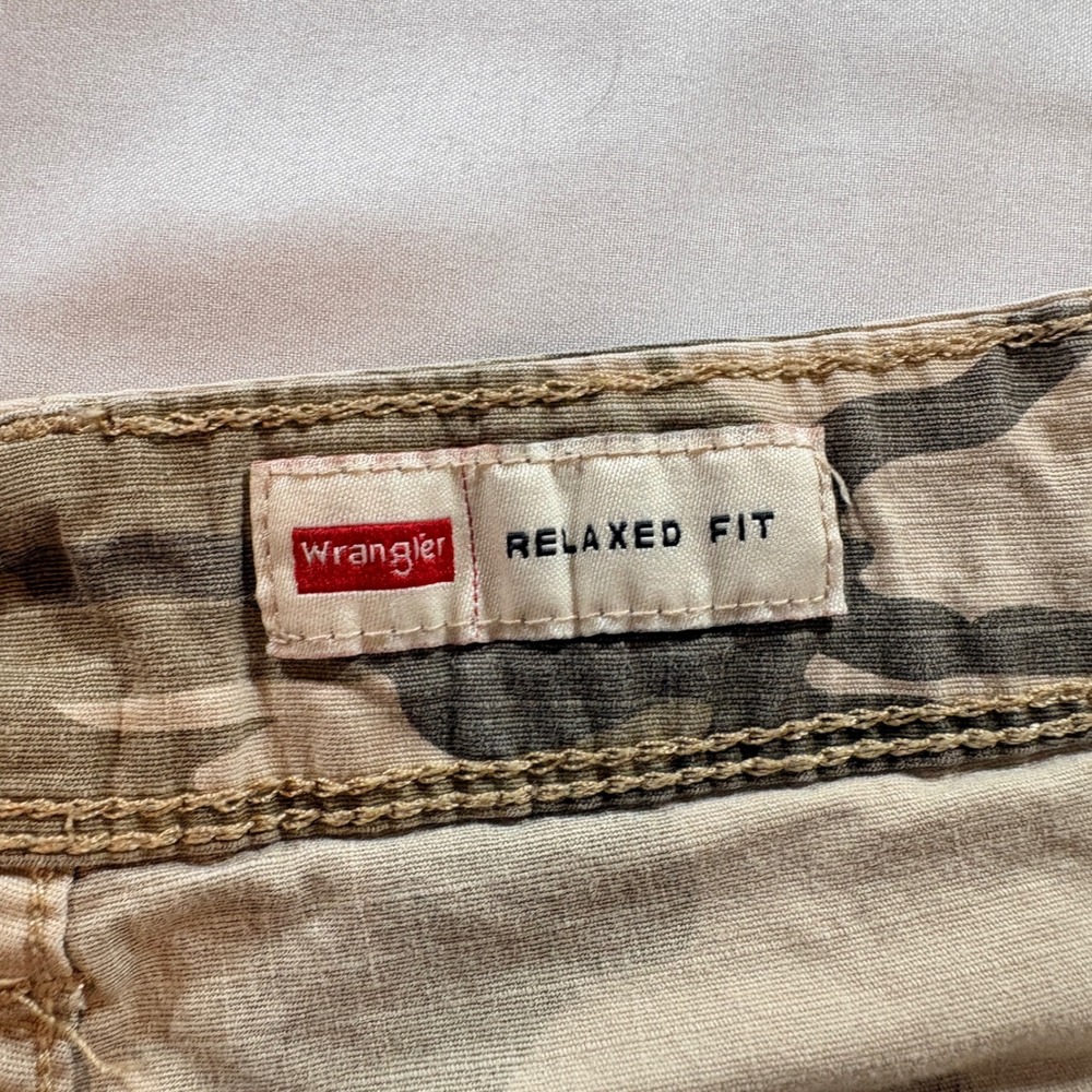 Wrangler Cargo Shorts Mens 38 Relaxed Fit Camo Ripstop Cotton Stretch Casual - Picture 4 of 10